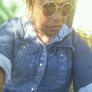 Meet your Posher, Claudette